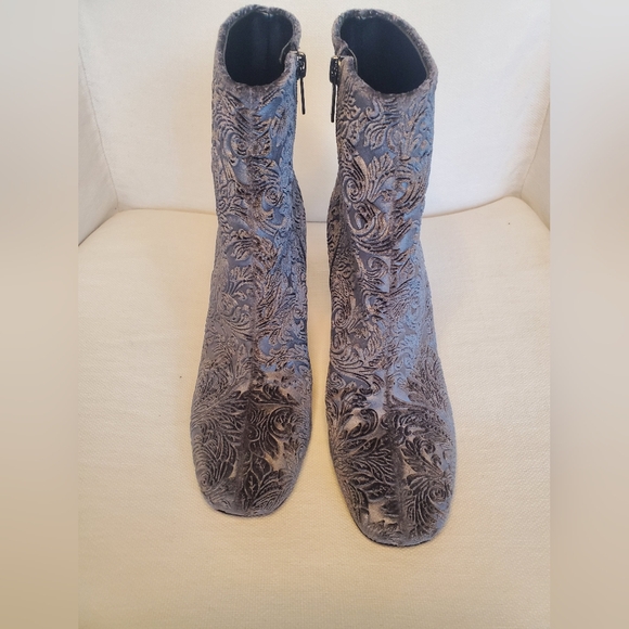 Marc Fisher LTD  velvet brocade booties sz 7 - Picture 3 of 5